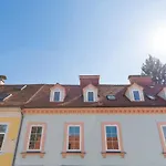 Schlossberg Suite